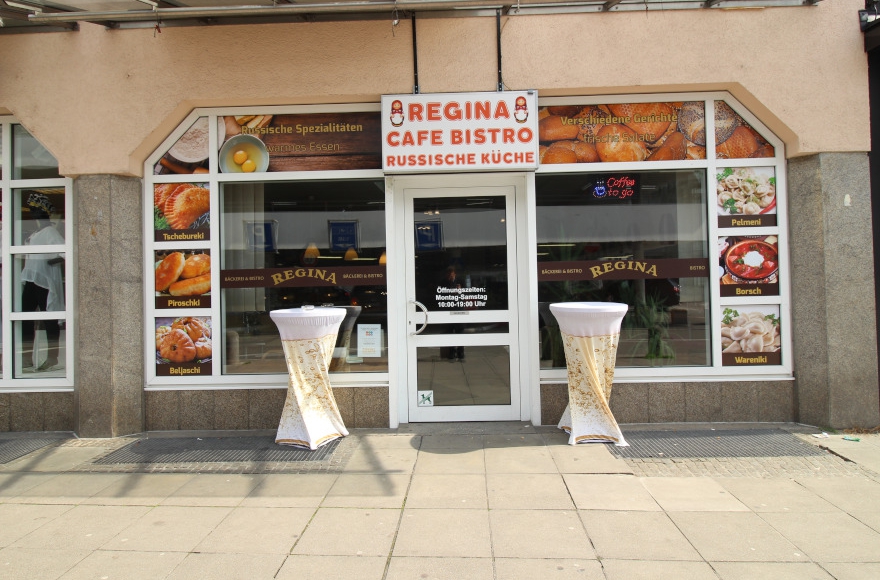 Regina Cafe Bistro Stuttgart Bohnenviertel Mit Russischen Spezialitaten